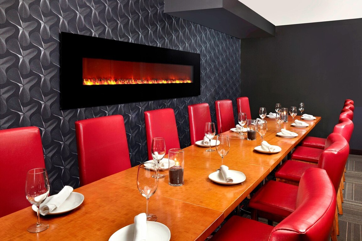 Four Points by Sheraton Calgary West